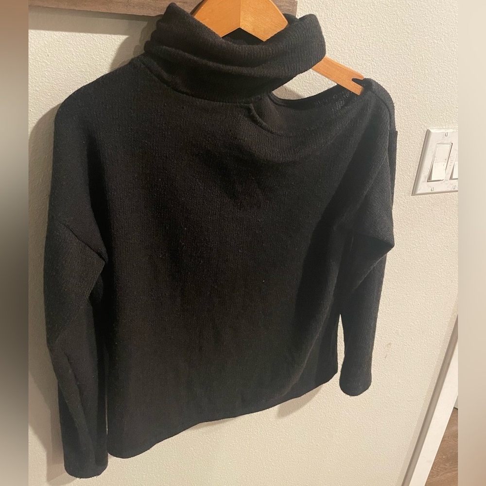 Gibsonlook black blouse size XS